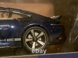 Porsche 911 Sport Classic (992) 2022 gentian blue 143 Spark