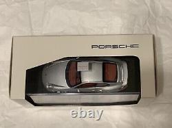 Porsche 911 Turbo (997) Silver/Red Minichamps 143