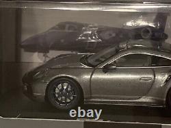 Porsche 911 Turbo S (992) Embraer Minichamps 143