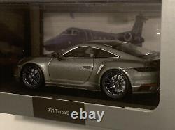 Porsche 911 Turbo S (992) Embraer Minichamps 143