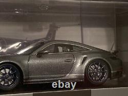 Porsche 911 Turbo S (992) Embraer Minichamps 143