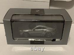 Porsche 911 Turbo S (992) Embraer Minichamps 143