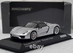 Porsche 918 Spyder Weissach Paket 2015 Silver 143 Minichamps CA 043 16 012 (16)