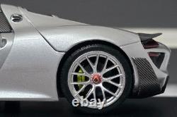 Porsche 918 Spyder Weissach Paket 2015 Silver 143 Minichamps CA 043 16 012 (16)