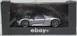Porsche 918 Spyder Weissach Paket 2015 Silver 143 Minichamps CA 043 16 012 (16)