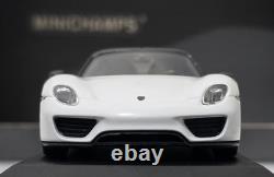 Porsche 918 Spyder Weissach Paket 2015 White 143 Minichamps CA 043 16 009 (14)