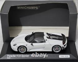 Porsche 918 Spyder Weissach Paket 2015 White 143 Minichamps CA 043 16 009 (14)