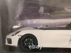 Porsche Boxster Bergspyder white / green / black 143 Spark