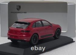 Porsche Macan GTS (95B) 2015 Carmine Red 143 Minichamps WAP 020 603 0G OVP (18)