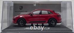Porsche Macan GTS (95B) 2015 Carmine Red 143 Minichamps WAP 020 603 0G OVP (18)