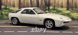 READ RARE 1/18 Autoart Porsche 928 White Diecast Metal