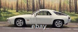 READ RARE 1/18 Autoart Porsche 928 White Diecast Metal