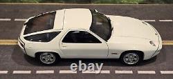 READ RARE 1/18 Autoart Porsche 928 White Diecast Metal