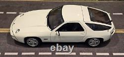 READ RARE 1/18 Autoart Porsche 928 White Diecast Metal