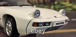 READ RARE 1/18 Autoart Porsche 928 White Diecast Metal