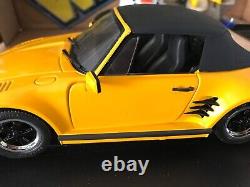 Revell 1989 Porsche 911 Turbo Cabriolet 118 Scale Diecast Model Car Yellow b519