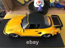 Revell 1989 Porsche 911 Turbo Cabriolet 118 Scale Diecast Model Car Yellow b519