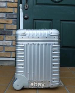 Rimowa 985.51 Porsche Special Edition 2-Wheel Tsa Pilot Extra Large 56L TSA