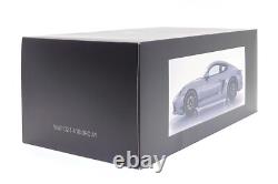 Spark 118 Porsche 718 Cayman Style Edition (982) in Arctic Grey Dealer Edition