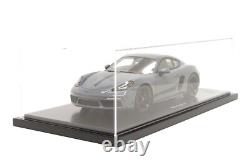 Spark 118 Porsche 718 Cayman Style Edition (982) in Arctic Grey Dealer Edition