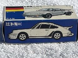 TOMICA 161 Porsche 930 TURBO GREEN NO. F1 Diecast Car TOMY Made in Japan Vintage