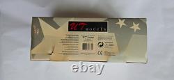 UT Models 118 Porsche 911 GT2 Diecast Street Version Car