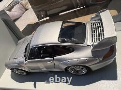 UT Models 118 Porsche 911 GT2 Diecast Street Version Car