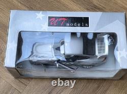 UT Models Limited 1997 Porsche Carrera 911 GT2 118 Diecast Street Version Car