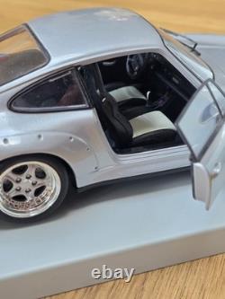 UT Models Limited 1997 Porsche Carrera 911 GT2 118 Diecast Street Version Car