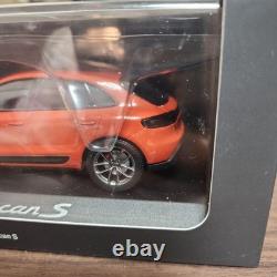 Unopened Minichamps Porsche Special Edition 1/43 Macan S Papaya